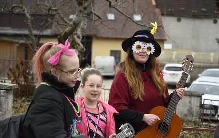 Pustni pohod razveselil ulice Ravne na Koroškem (3)